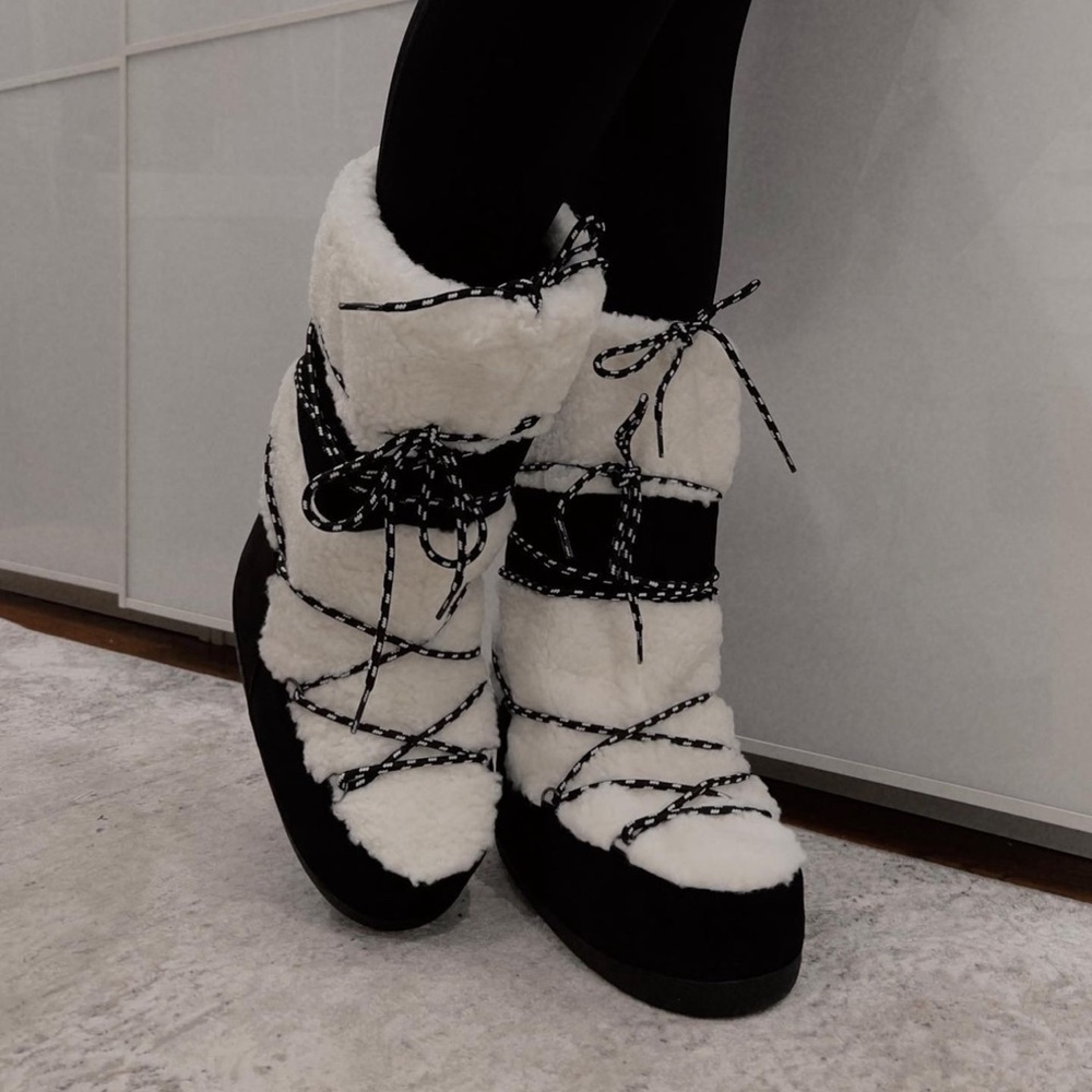 Snow boots